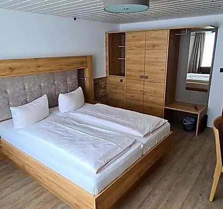 Anneliese Hotel 3*
